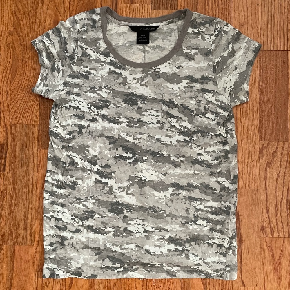 Calvin Klein Camo Print T-Shirt